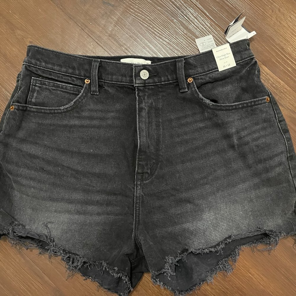 Abercrombie Ultra High Rise Mom shorts - NEW WITH TAGS